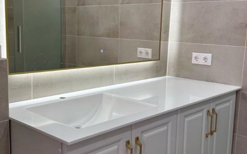 Столешница с мойкой из искусственного камня Столешница с мойкой из искусственного камня