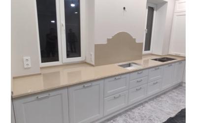 Изготовление кухонной столешницы с подоконниками из искусственного камня